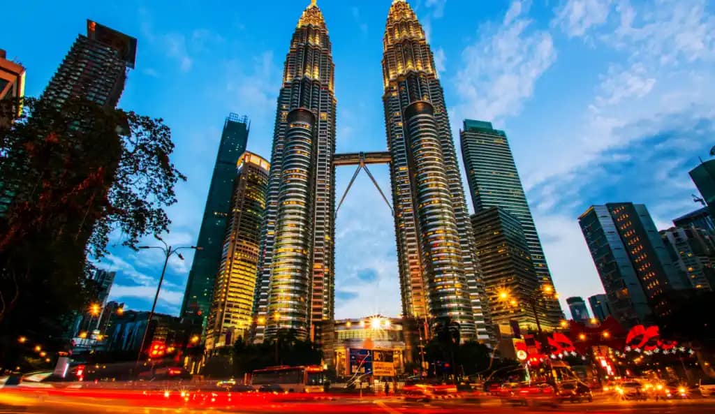 মালয়েশিয়া ট্যুরিস্ট ভিসা